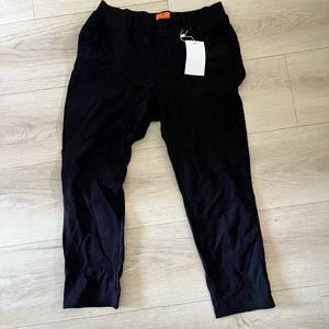 Capri pants with tags